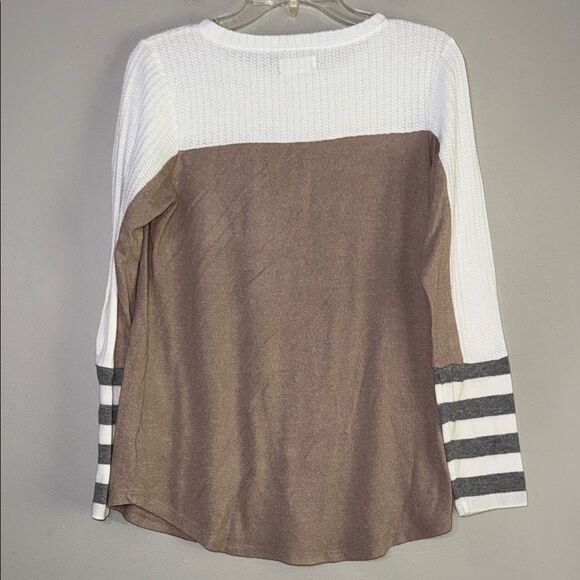 Maurices Cream and Brown Long Sleeve T-Shirt - Picture 7 of 10